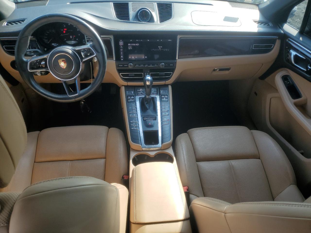 2019 PORSCHE Macan