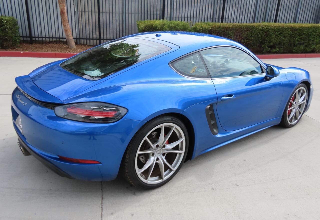2017 PORSCHE Cayman