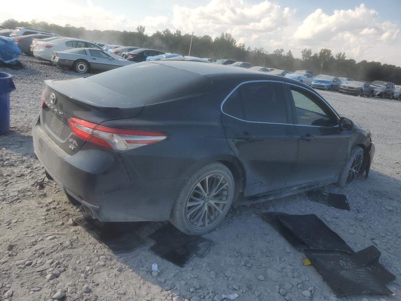 2018 TOYOTA CAMRY