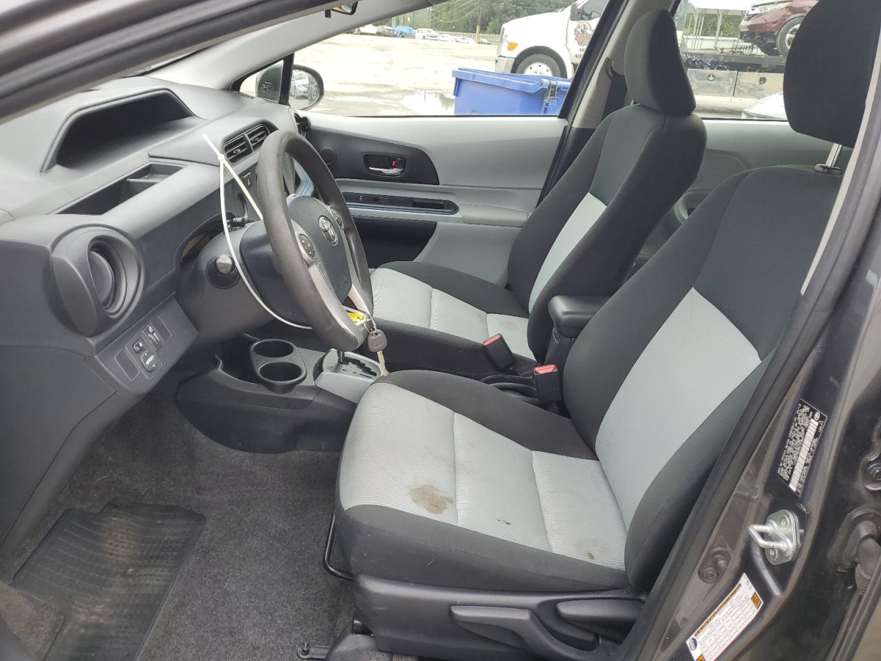 2013 TOYOTA Prius c