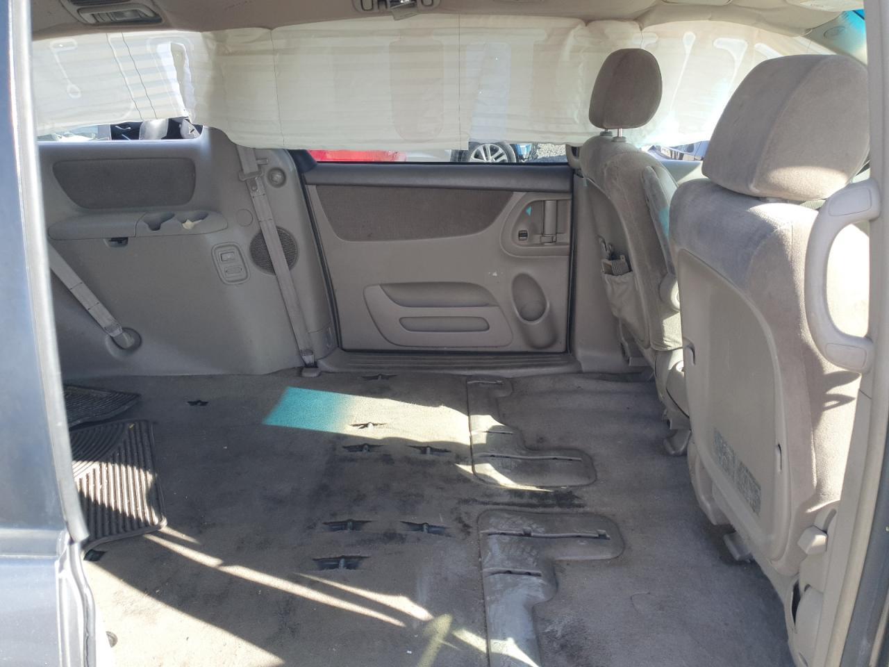 2004 TOYOTA SIENNA