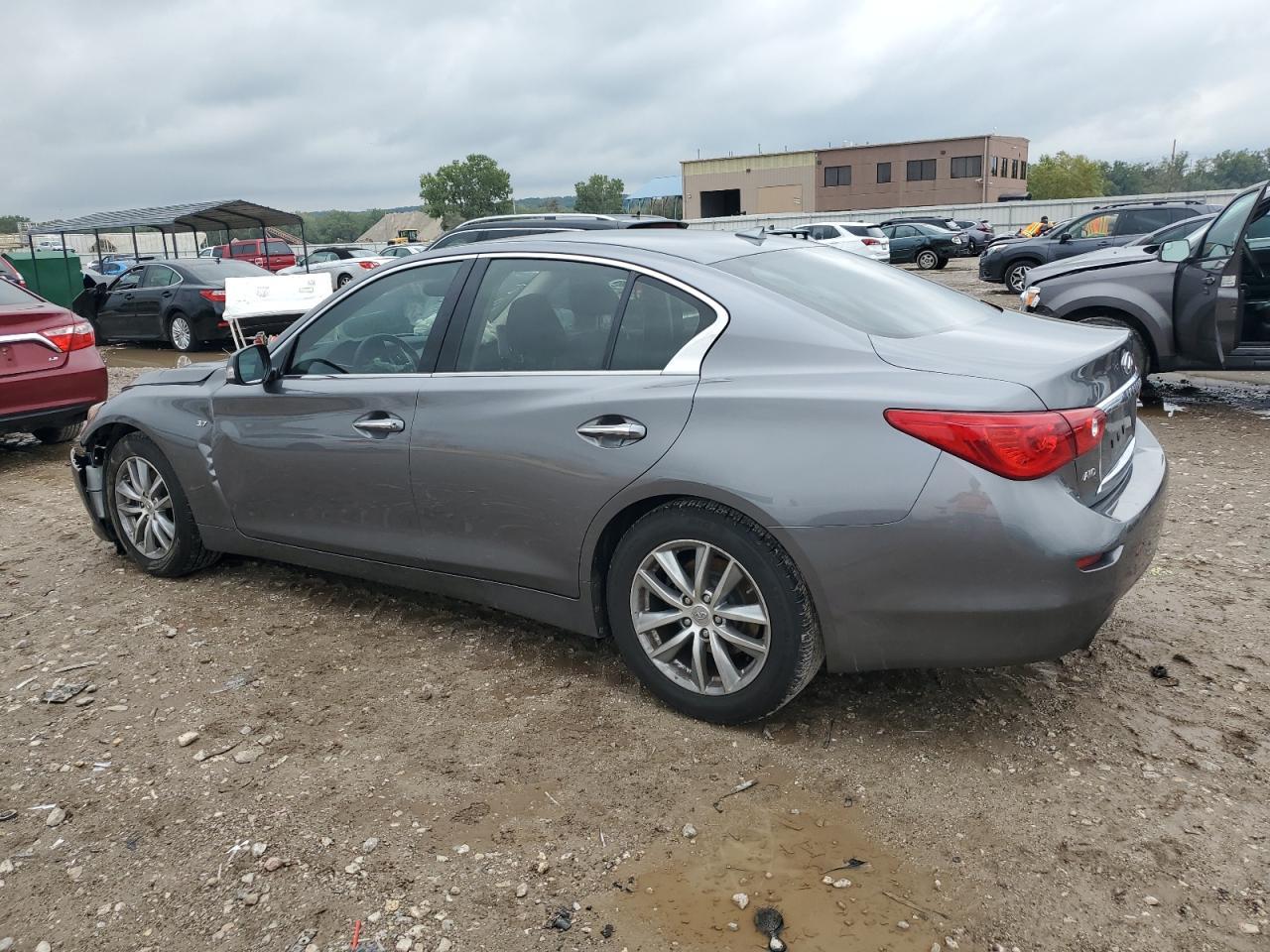 2015 INFINITI Q50