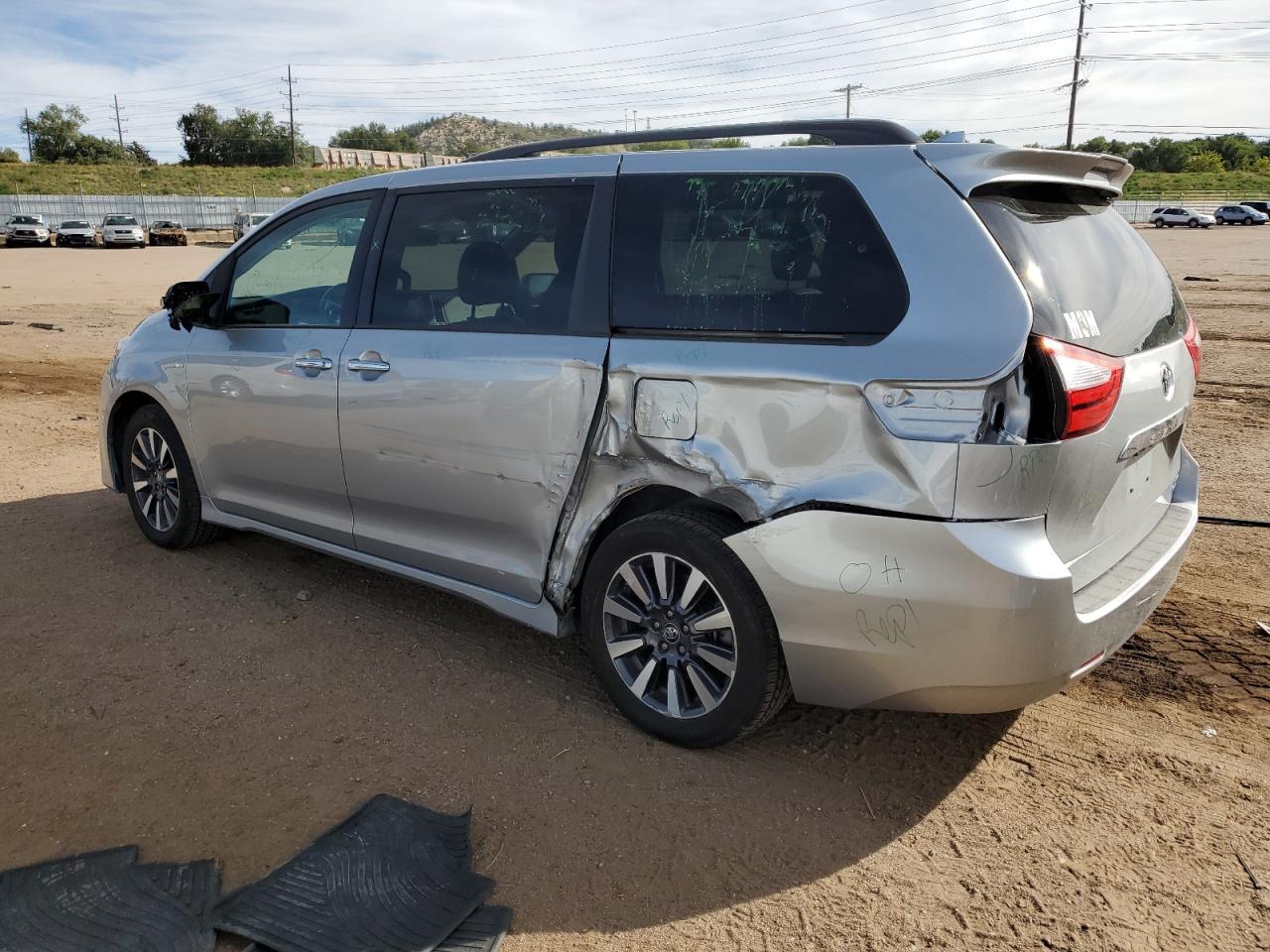 2019 TOYOTA SIENNA