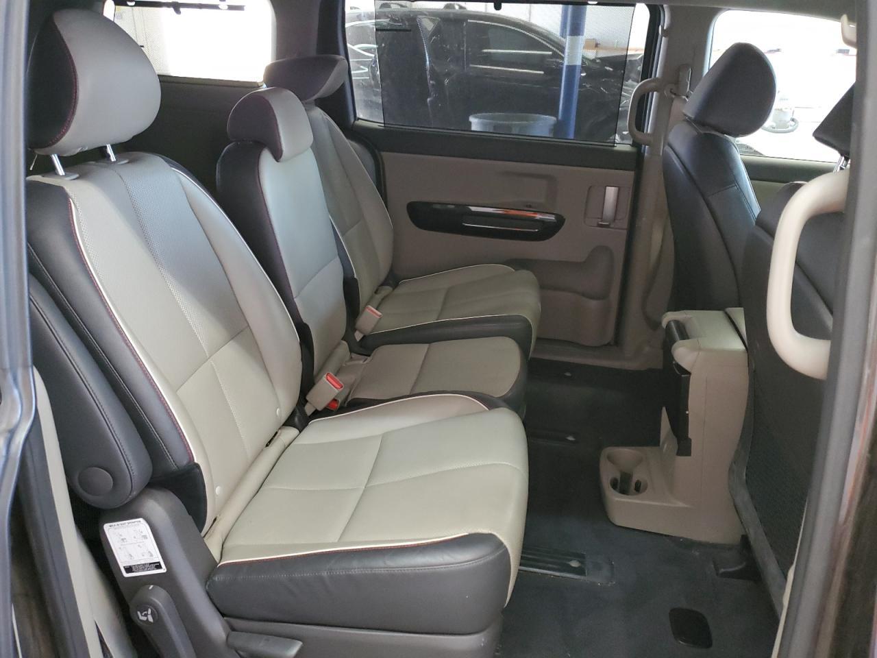 2017 KIA SEDONA