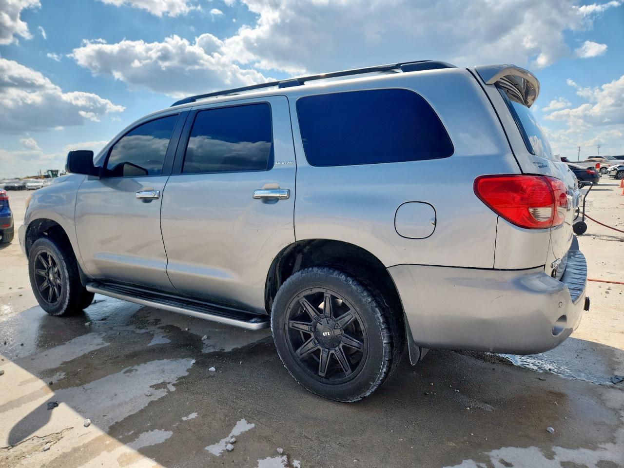 2010 TOYOTA Sequoia