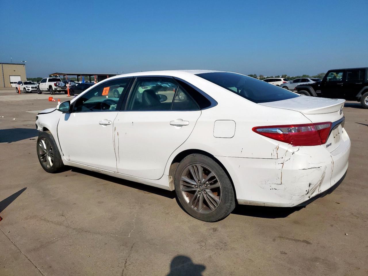 2016 TOYOTA CAMRY