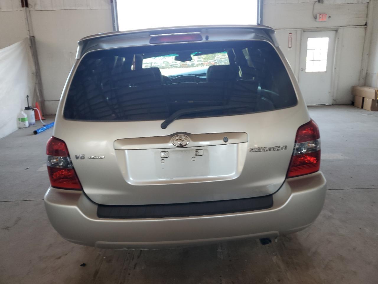 2005 TOYOTA HIGHLANDER