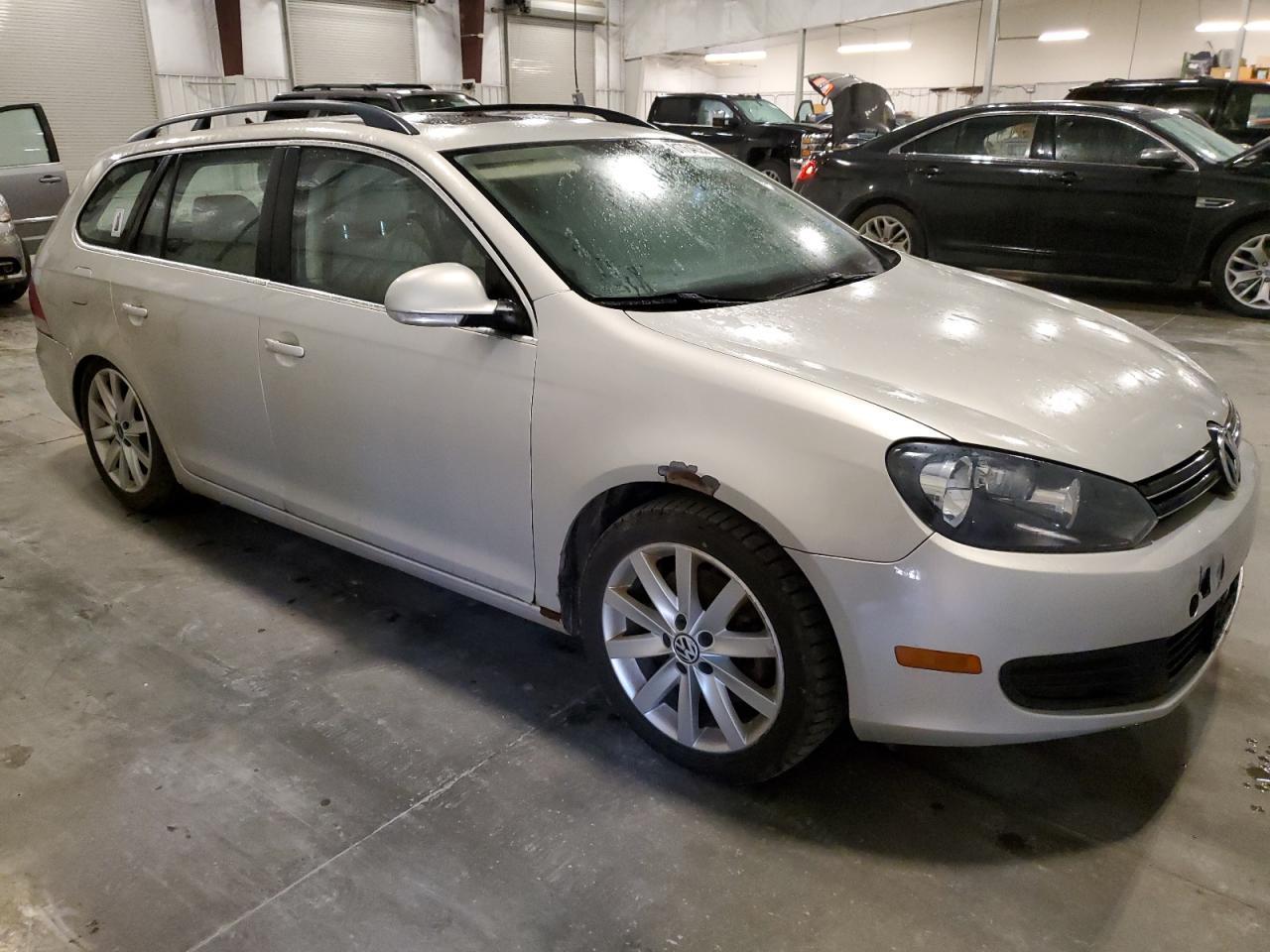 2011 VOLKSWAGEN JETTA