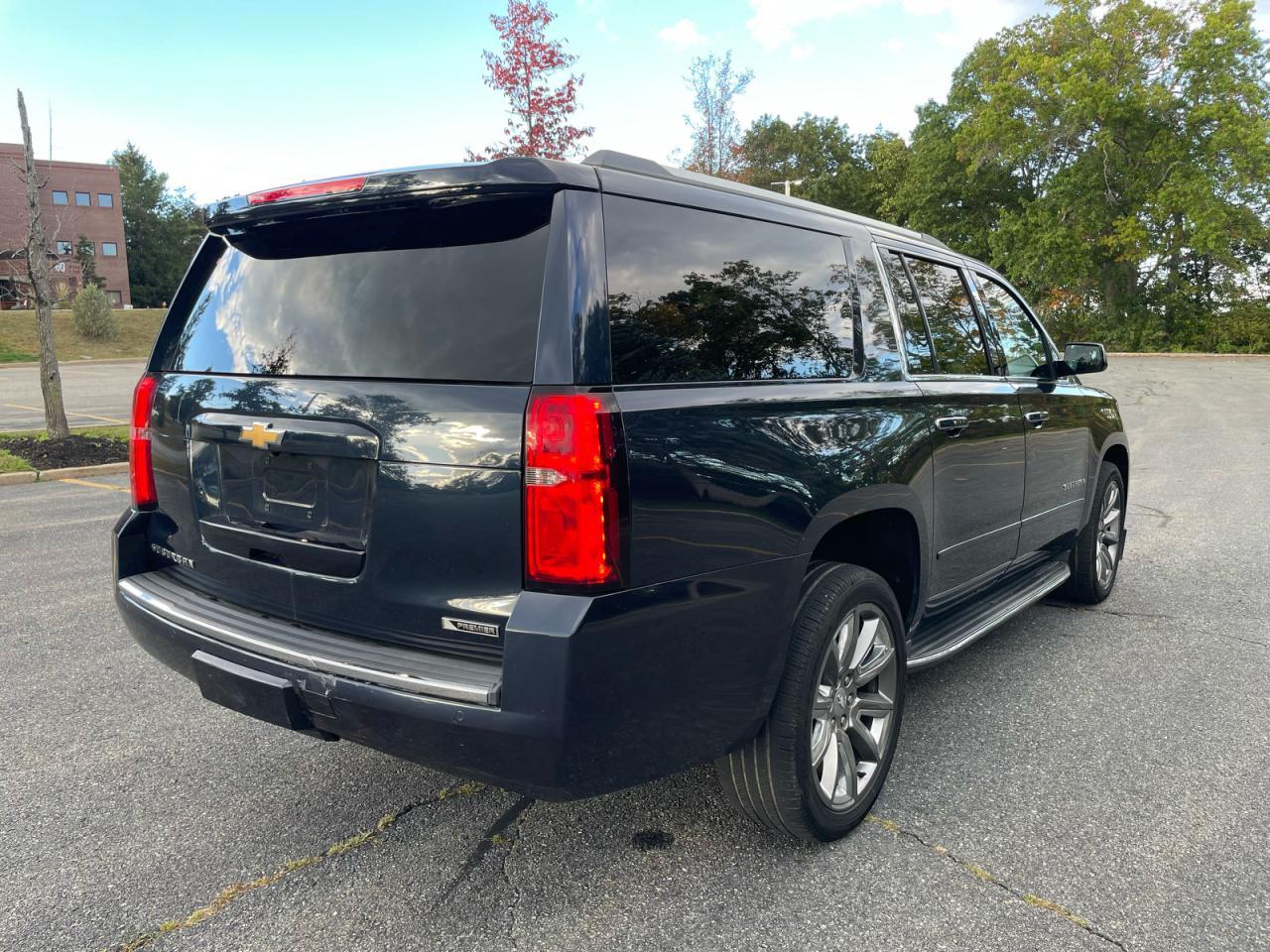 2017 CHEVROLET Suburban