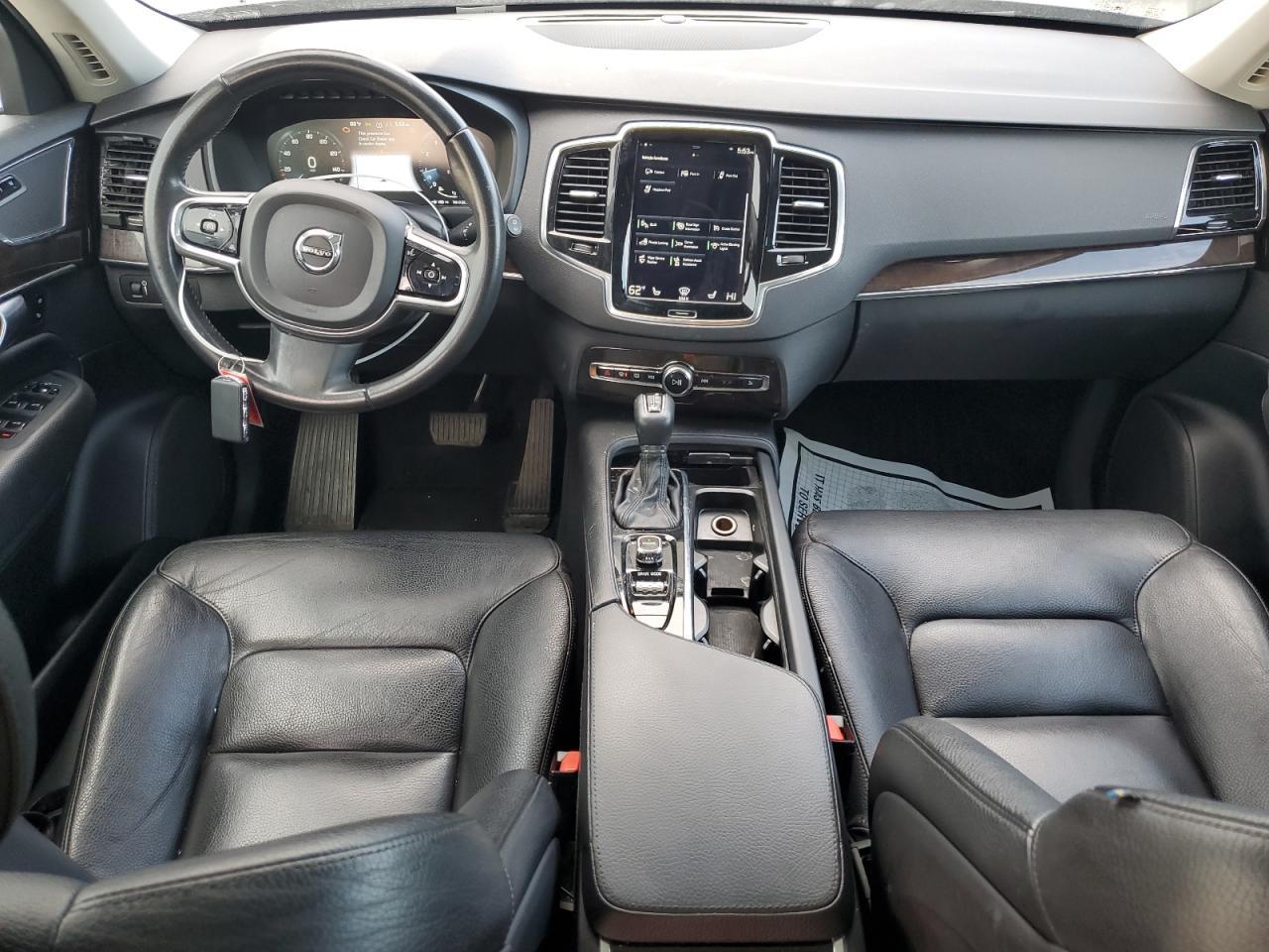 2017 VOLVO XC90