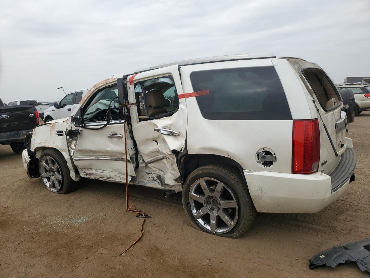 2010 CADILLAC ESCALADE