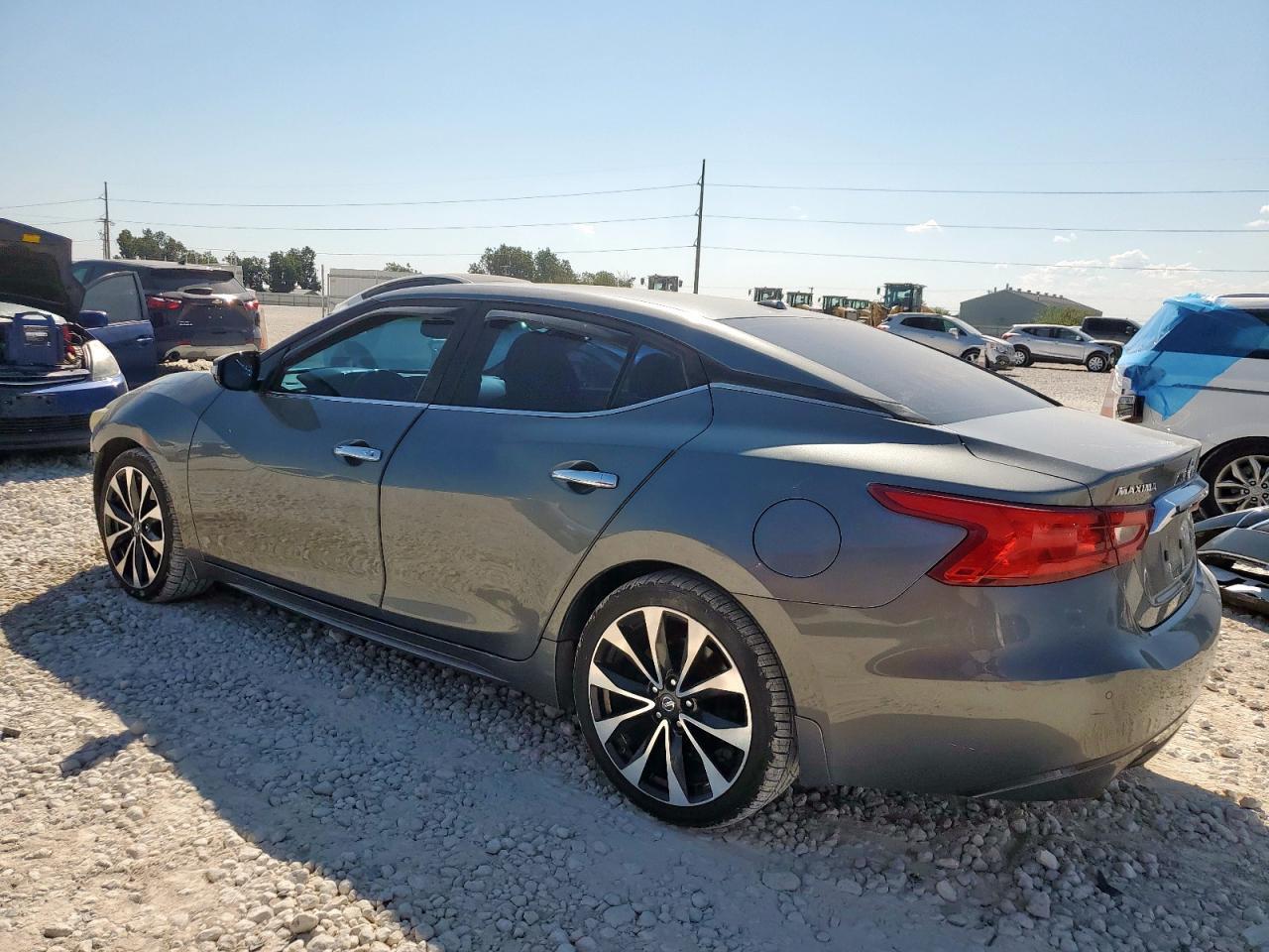 2016 NISSAN Maxima