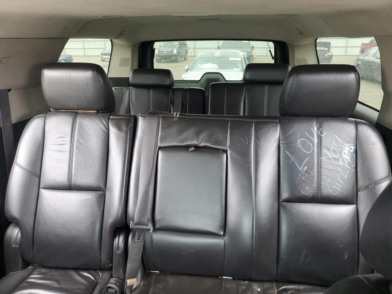 2011 CHEVROLET Suburban