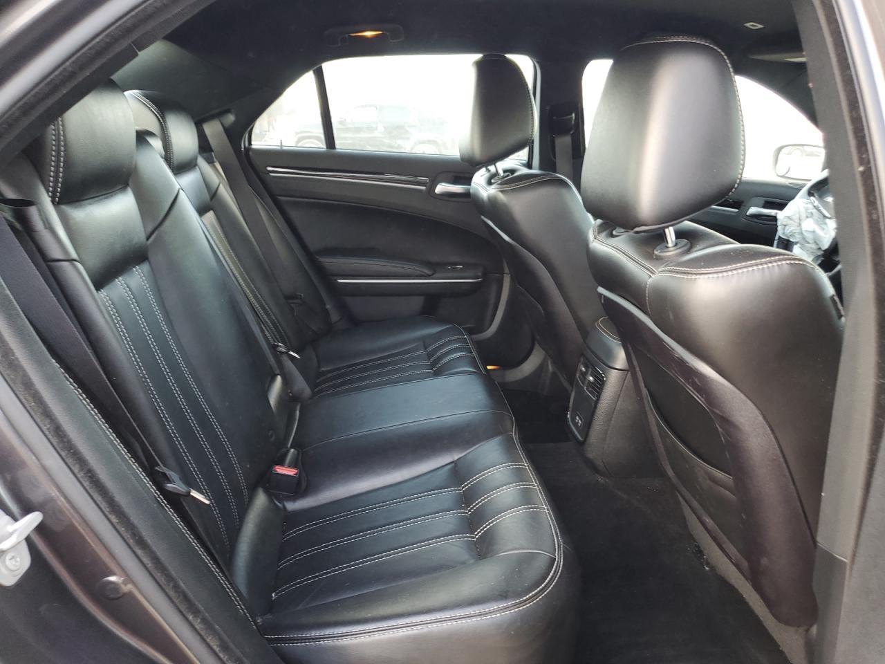 2019 CHRYSLER 300