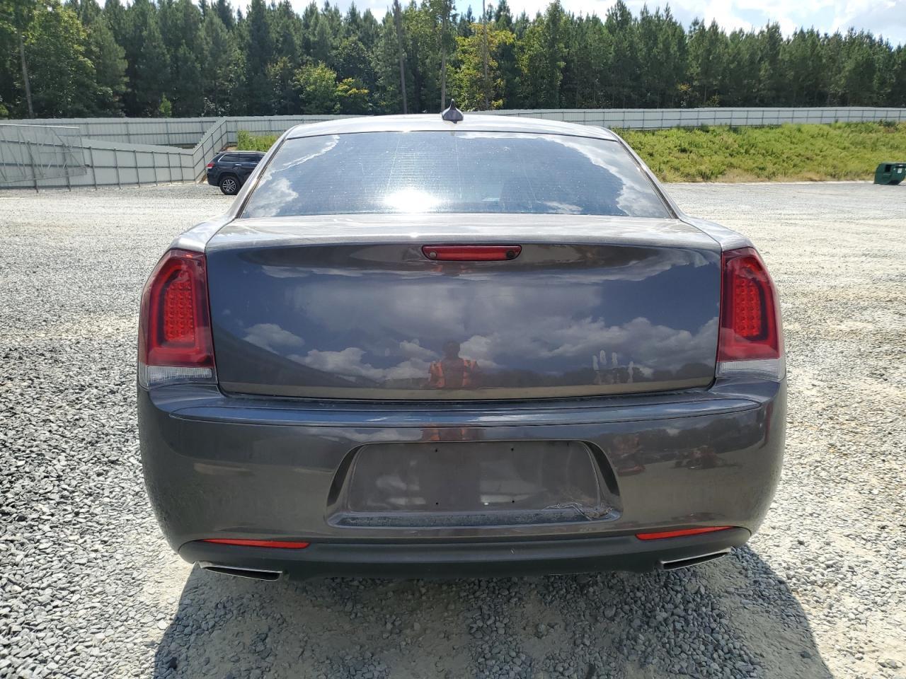 2019 CHRYSLER 300