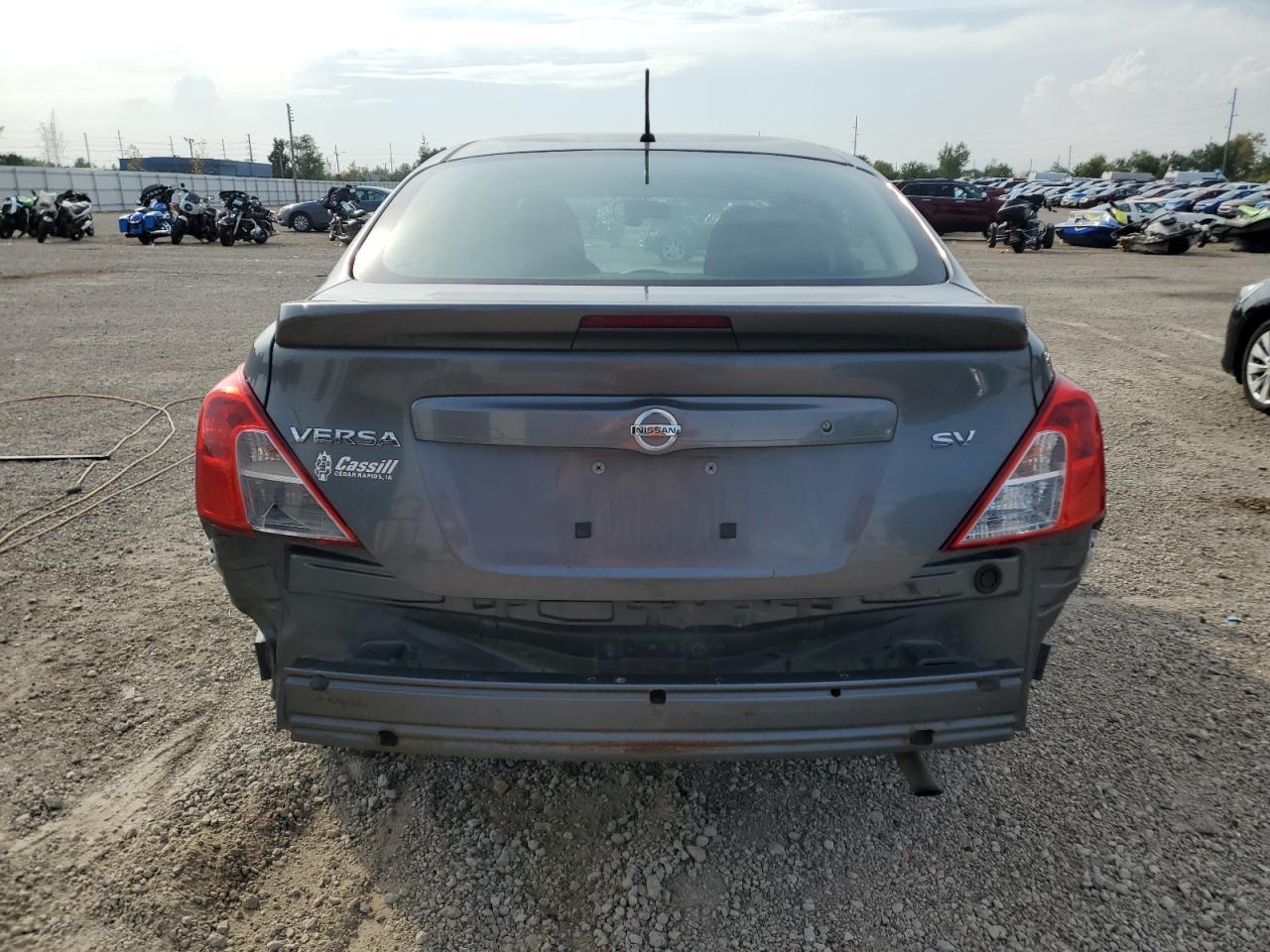2017 NISSAN VERSA