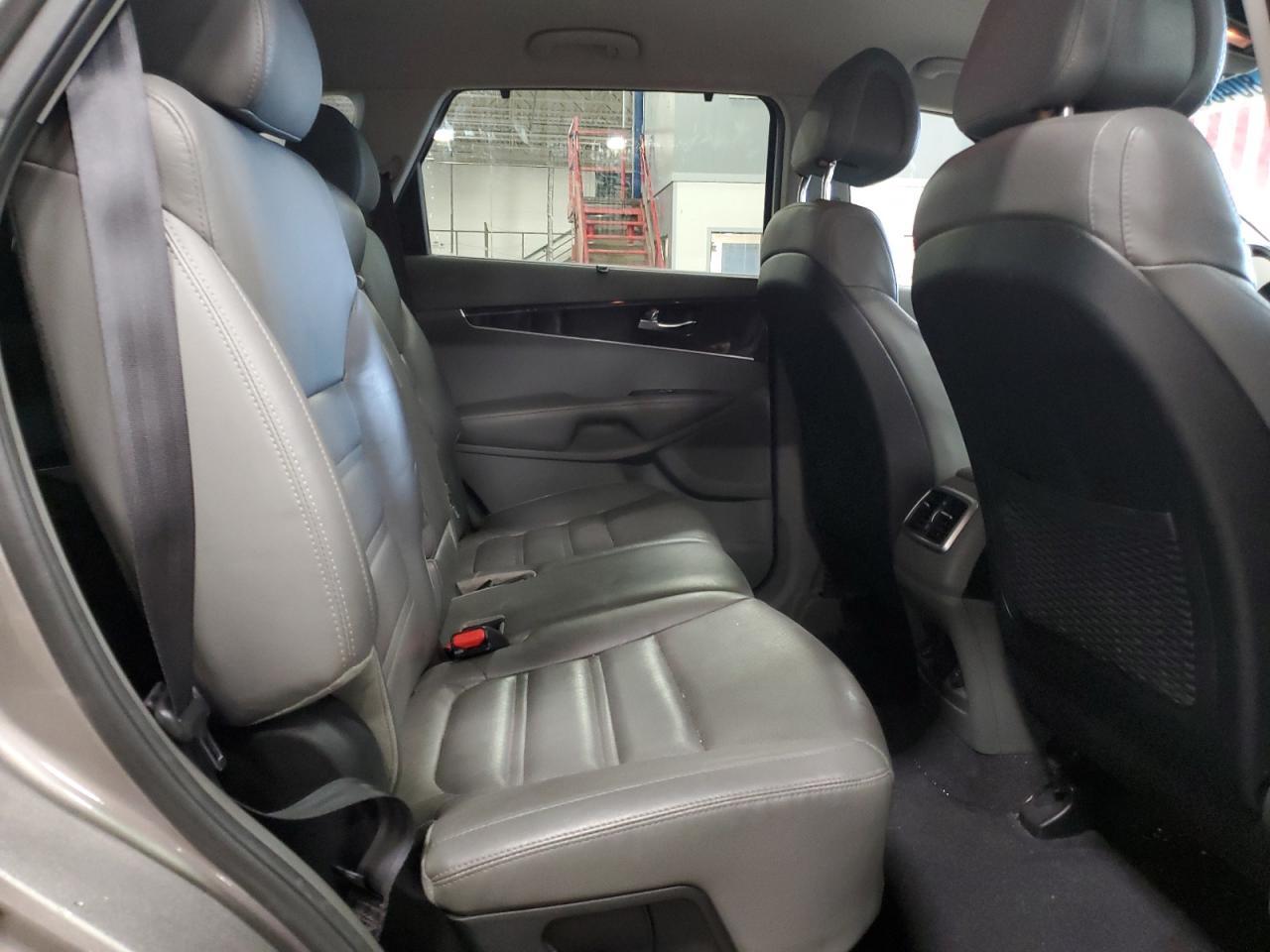 2016 KIA SORENTO