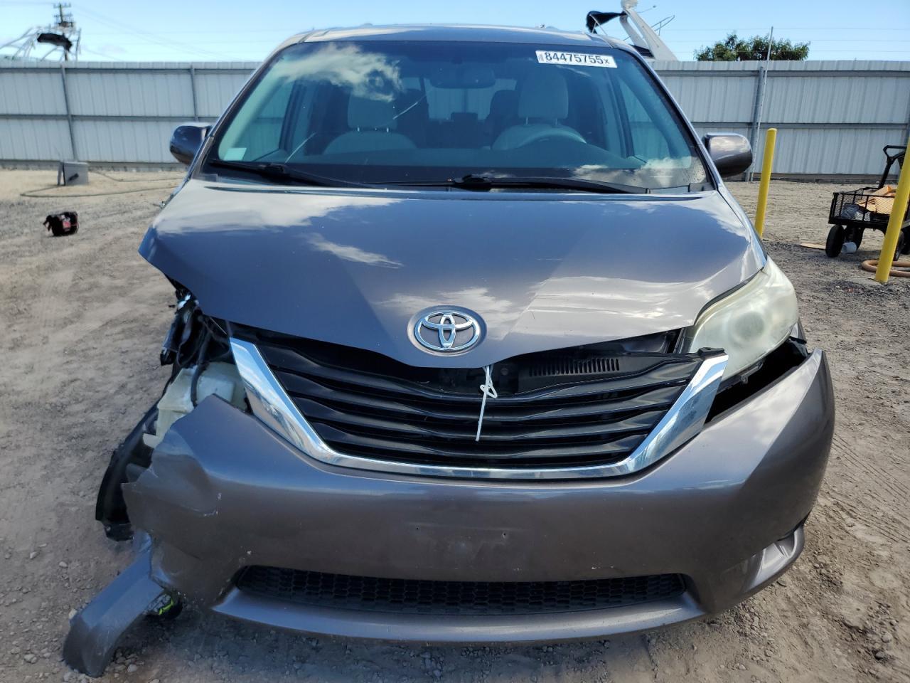 2014 TOYOTA SIENNA