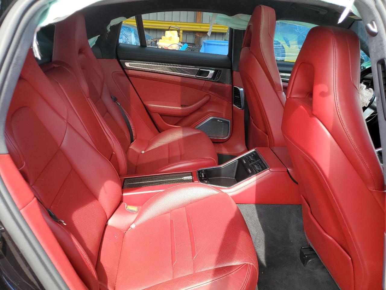 2017 PORSCHE Panamera