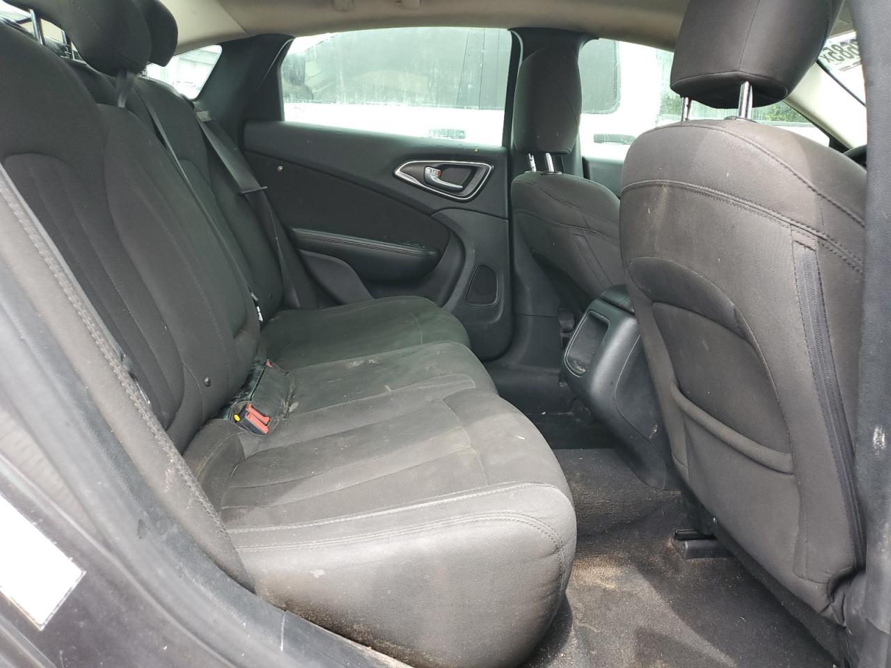 2016 CHRYSLER 200