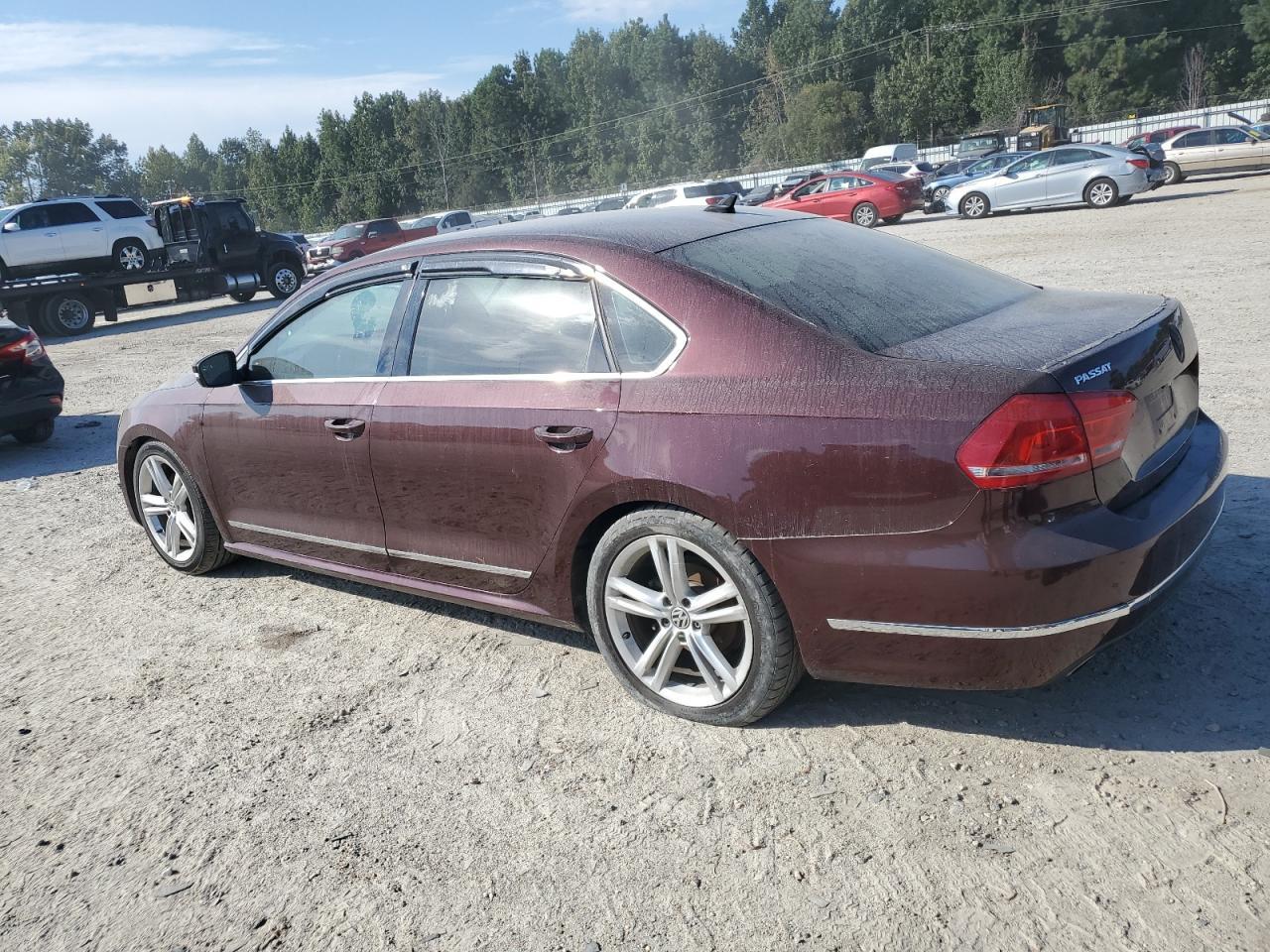 2013 VOLKSWAGEN Passat