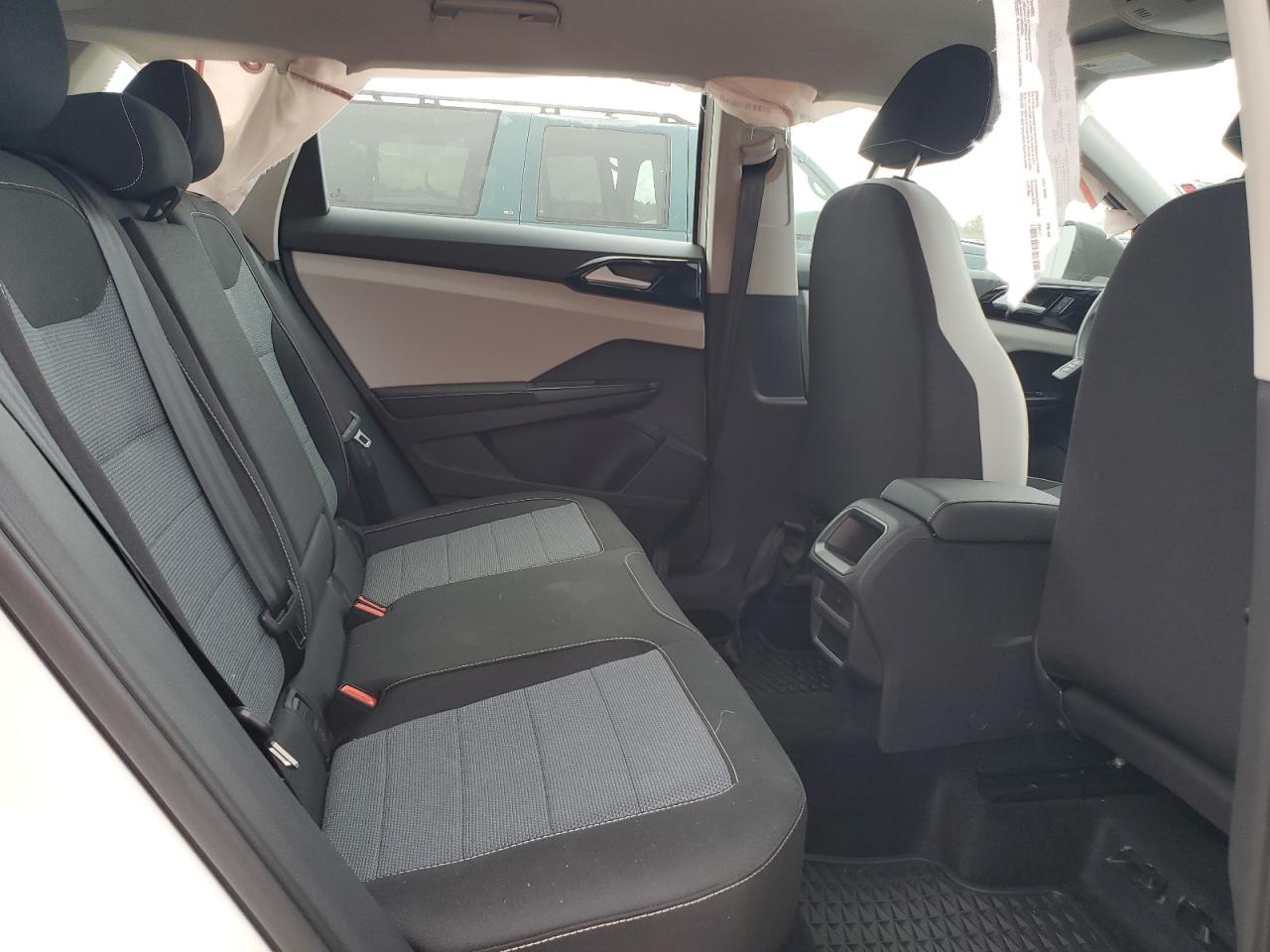 2025 VOLKSWAGEN Taos