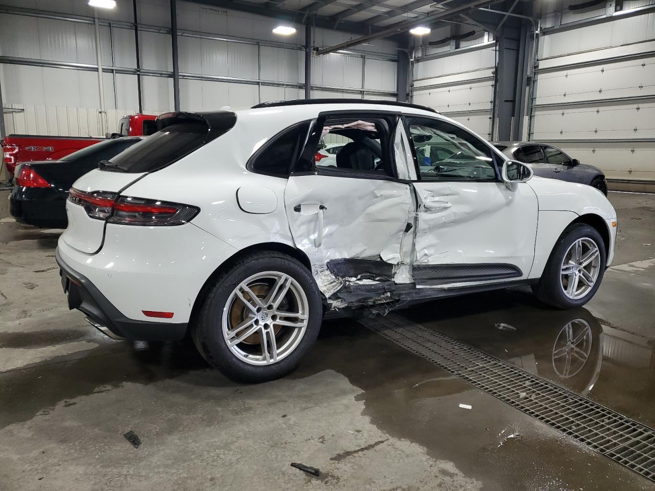 2022 PORSCHE Macan