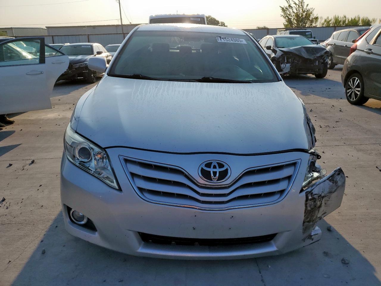 2011 TOYOTA CAMRY