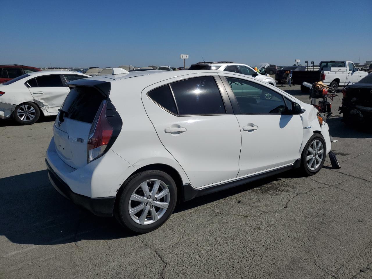 2017 TOYOTA Prius c