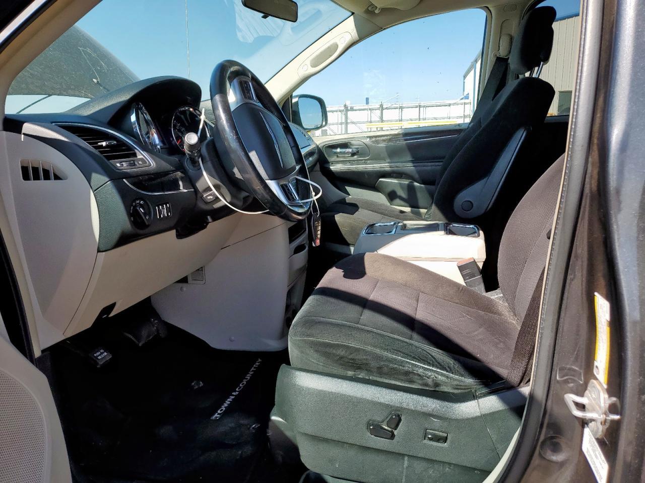 2011 CHRYSLER Town & Country