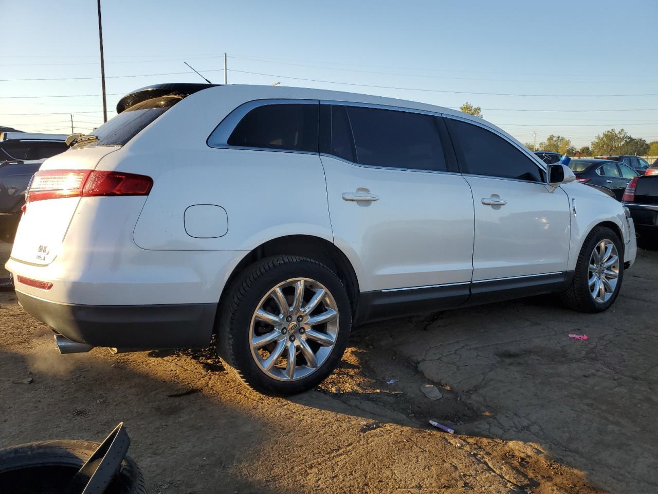 2010 LINCOLN MKT