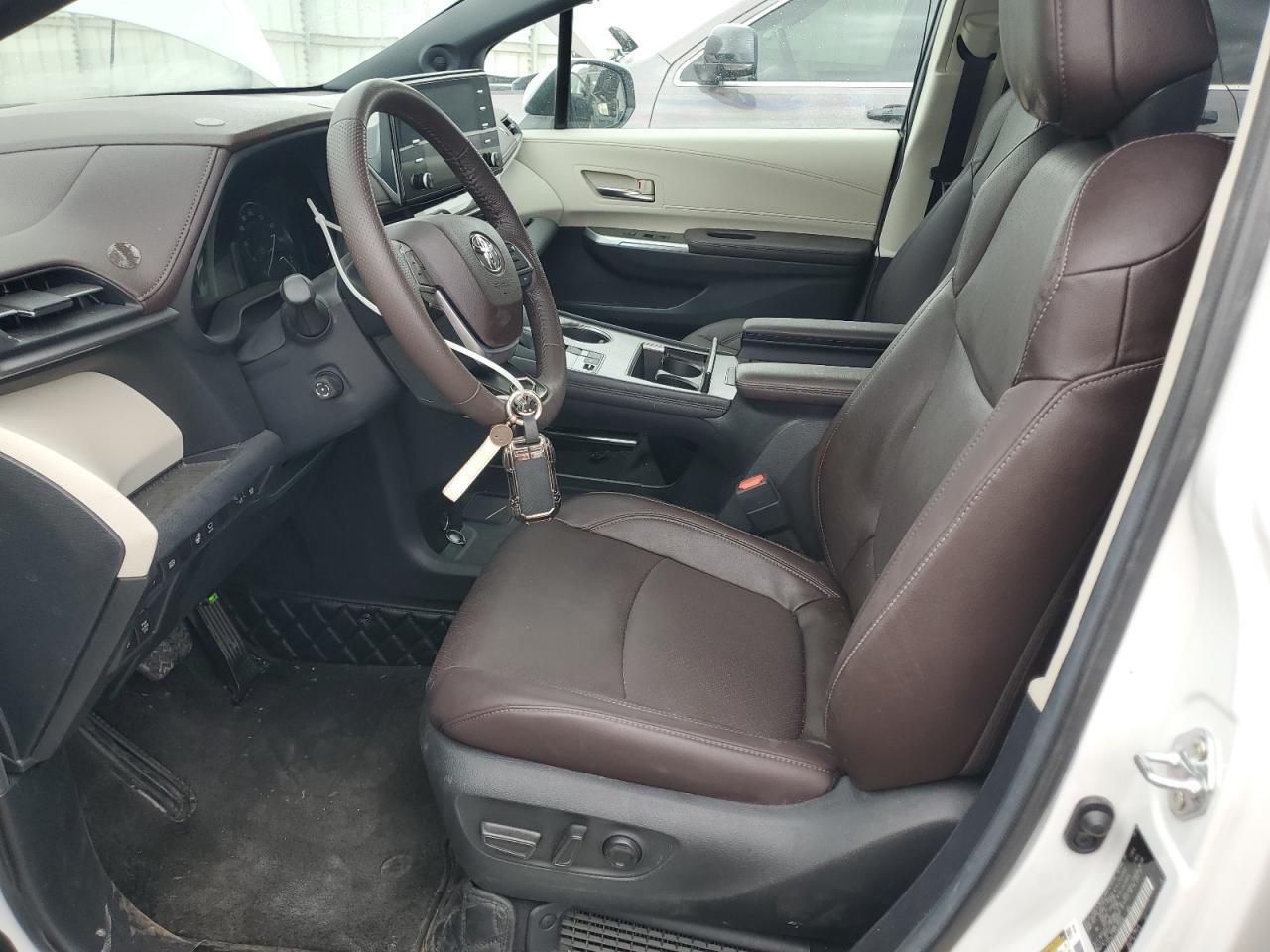 2024 TOYOTA SIENNA
