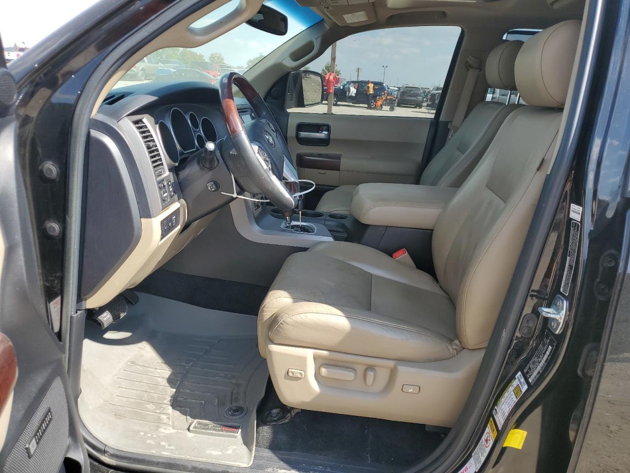 2015 TOYOTA Sequoia