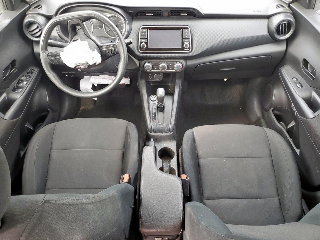 2024 NISSAN KICKS