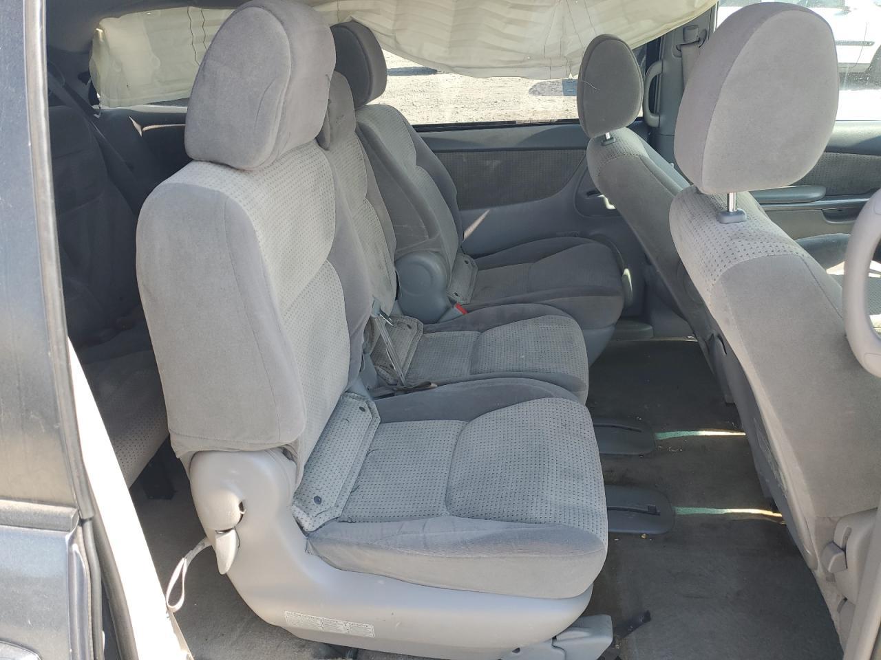 2009 TOYOTA SIENNA