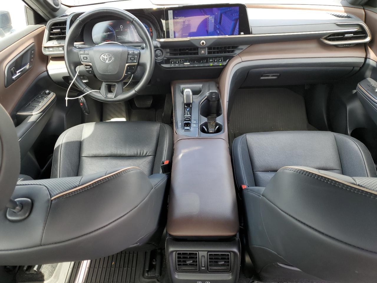 2023 TOYOTA Crown