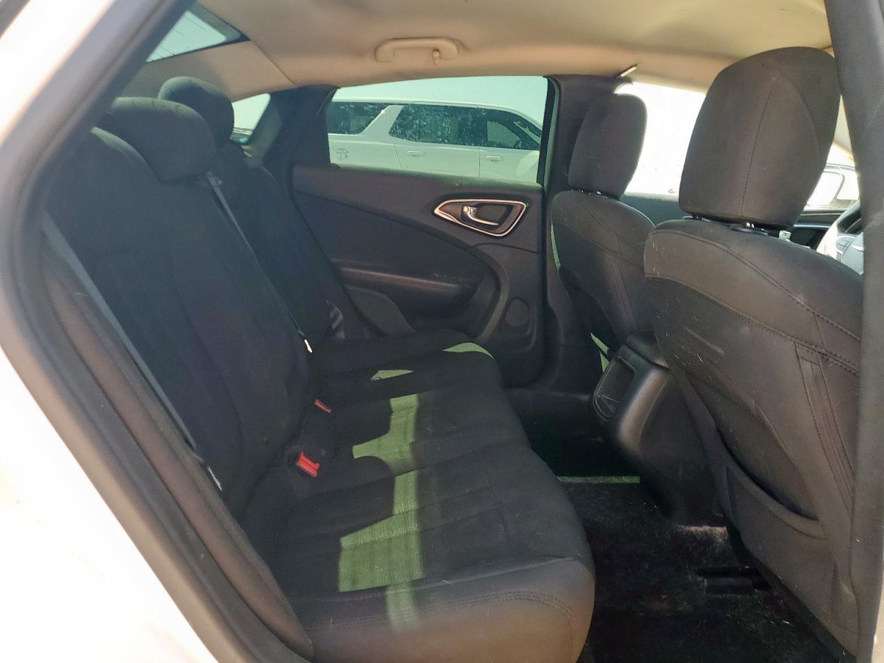 2016 CHRYSLER 200