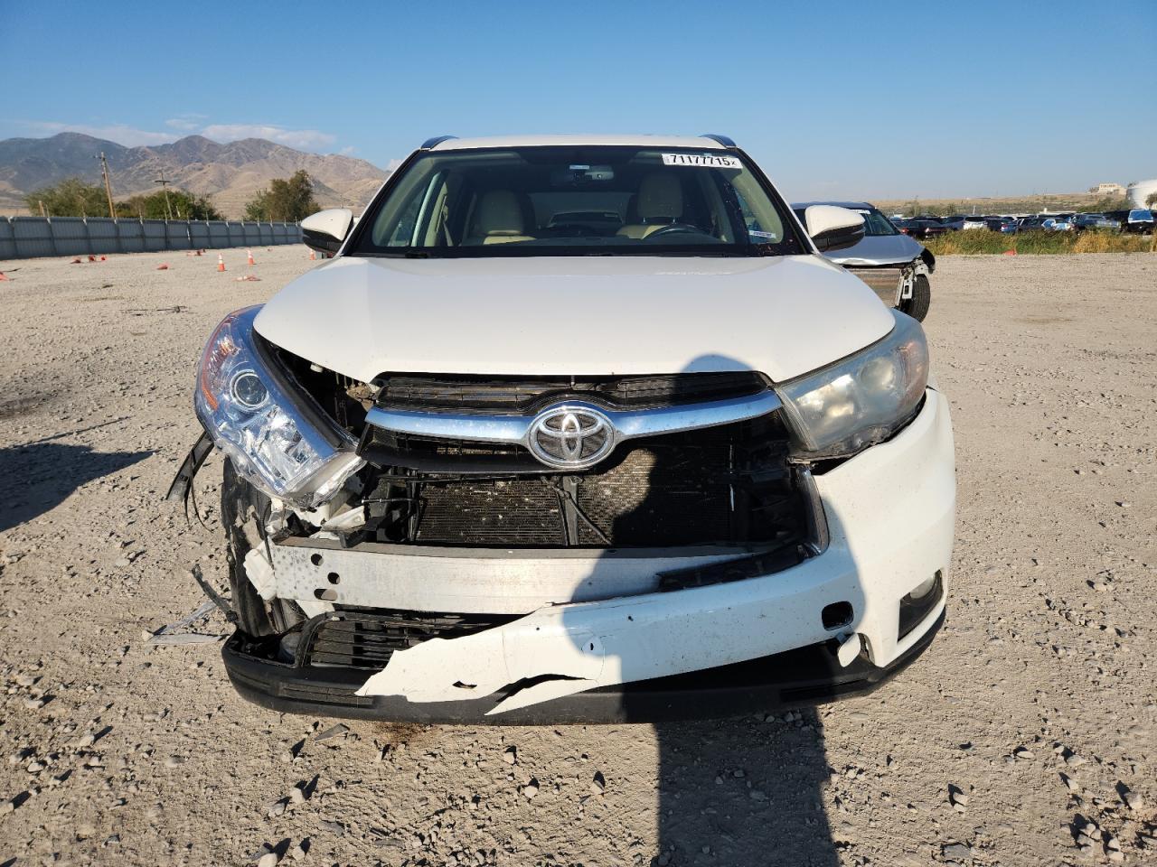 2016 TOYOTA HIGHLANDER