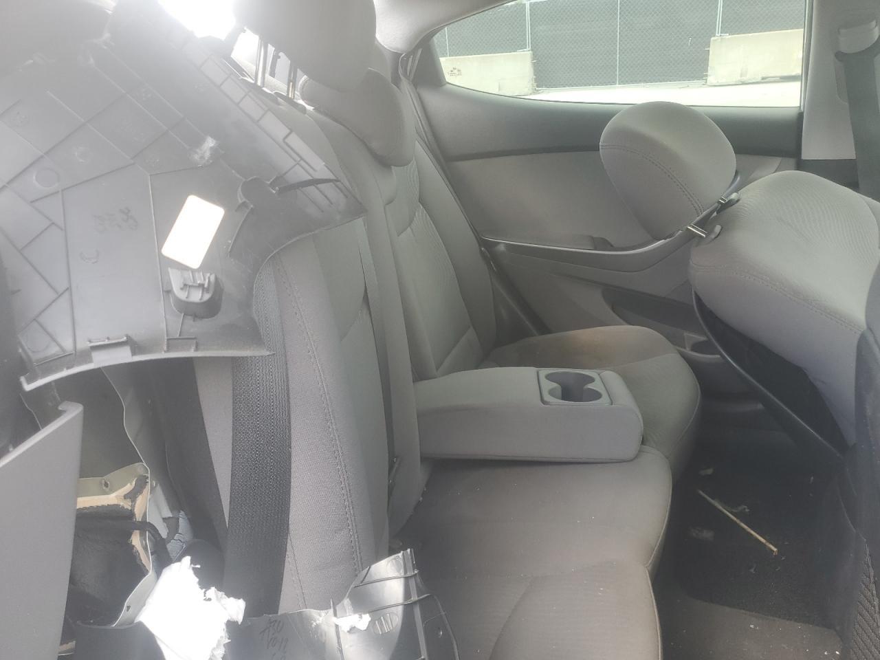 2016 HYUNDAI ELANTRA