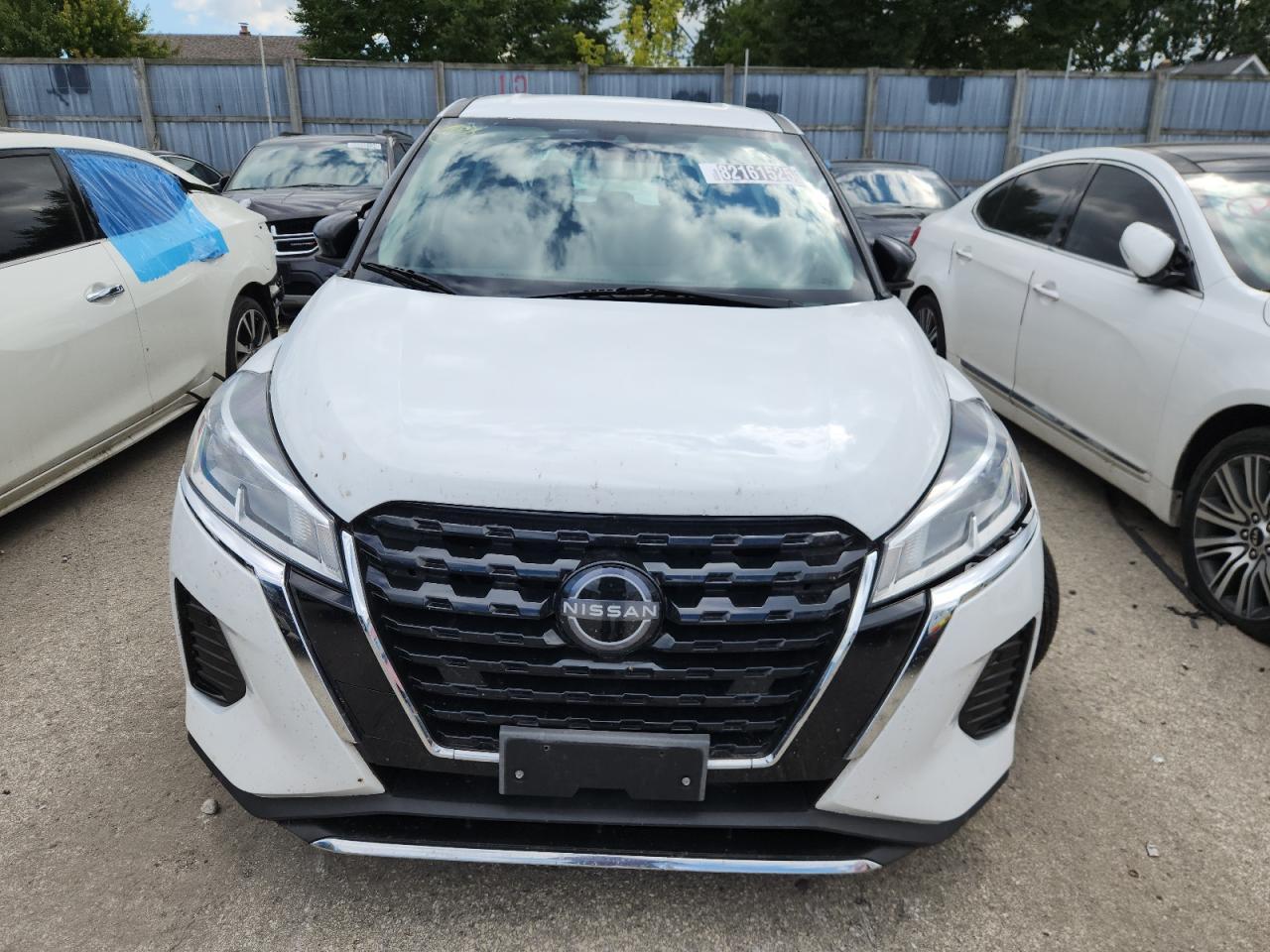 2022 NISSAN KICKS