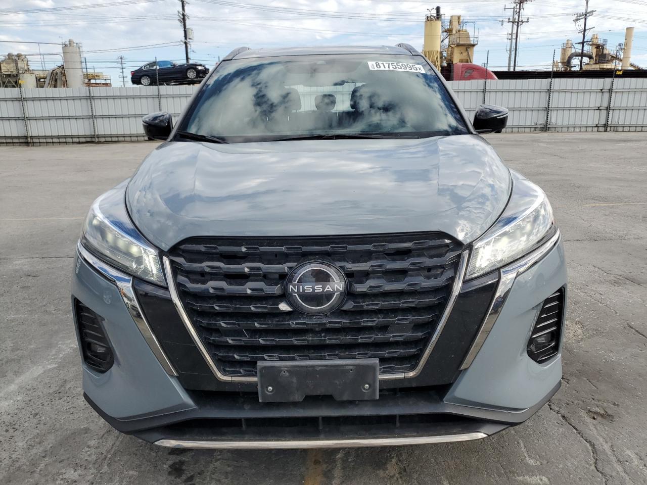 2022 NISSAN KICKS