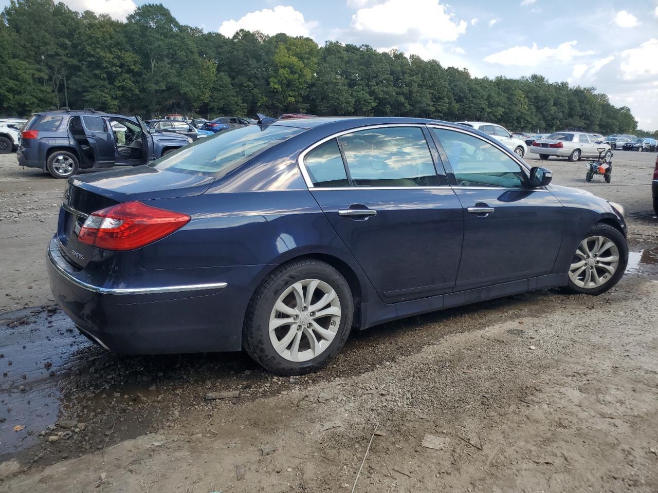 2012 HYUNDAI GENESIS