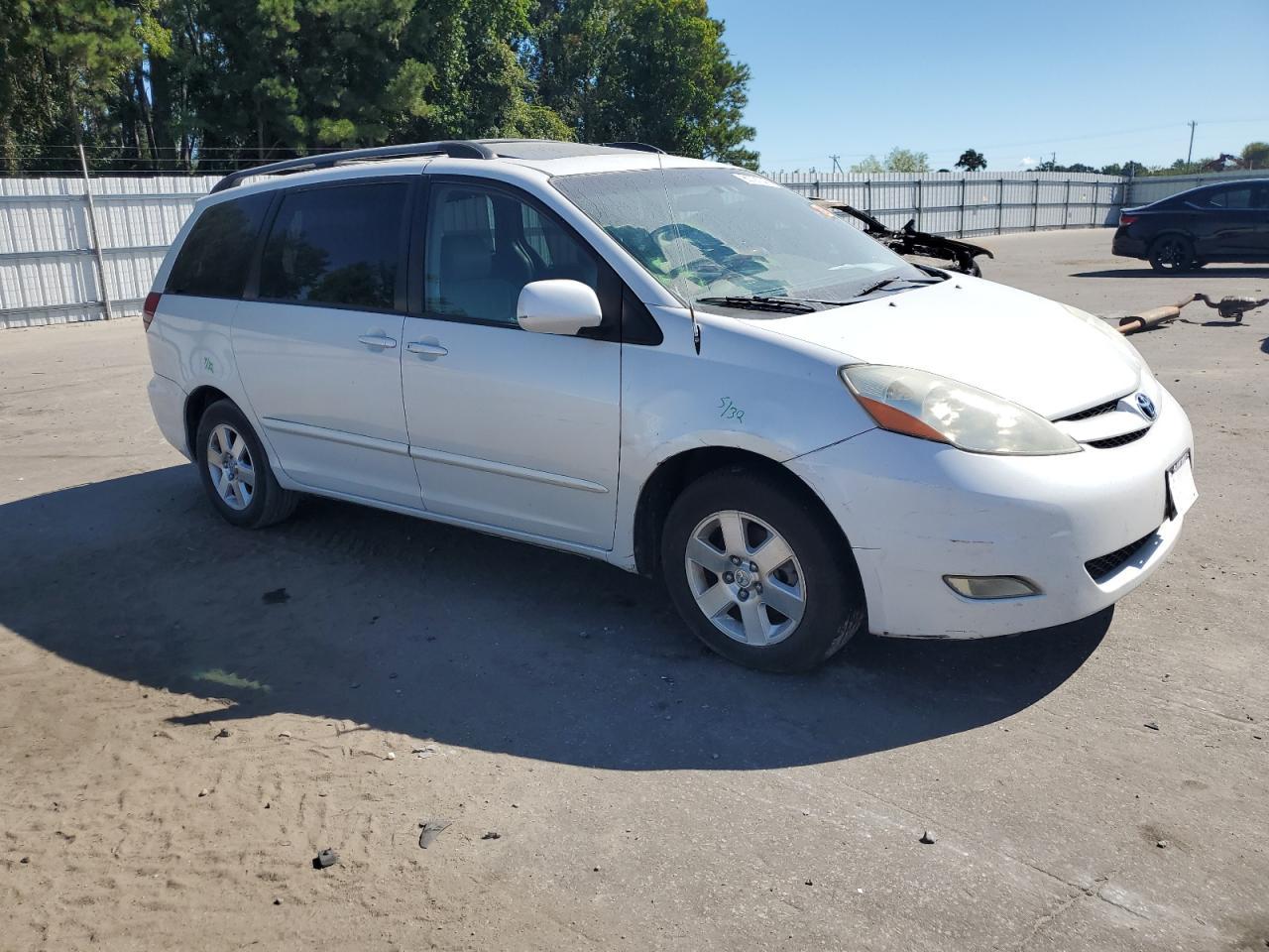 2008 TOYOTA SIENNA