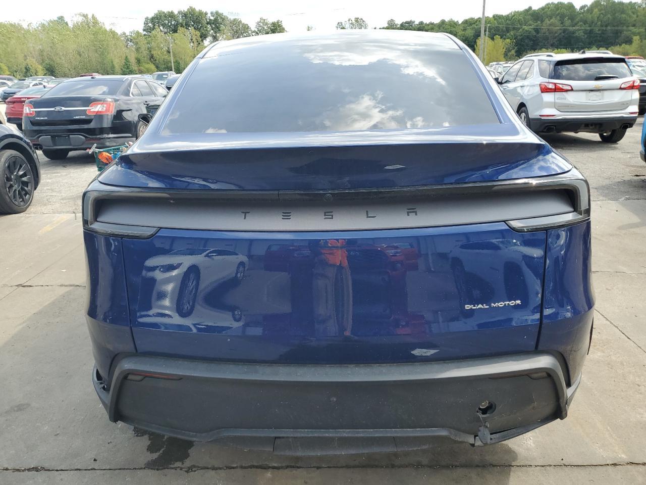 2026 TESLA MODEL Y