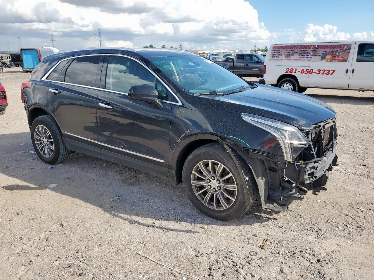 2017 CADILLAC XT5