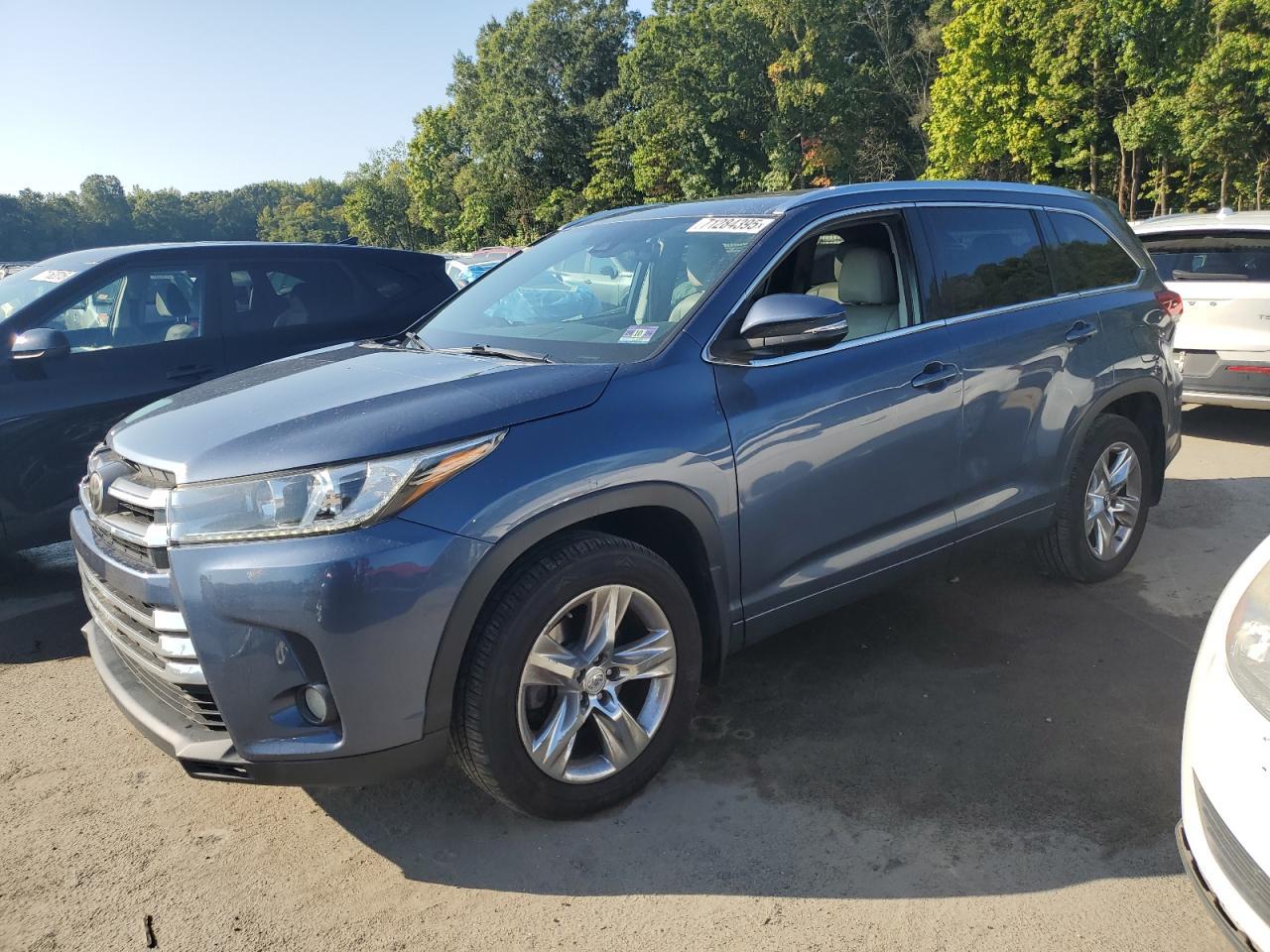 2017 TOYOTA HIGHLANDER