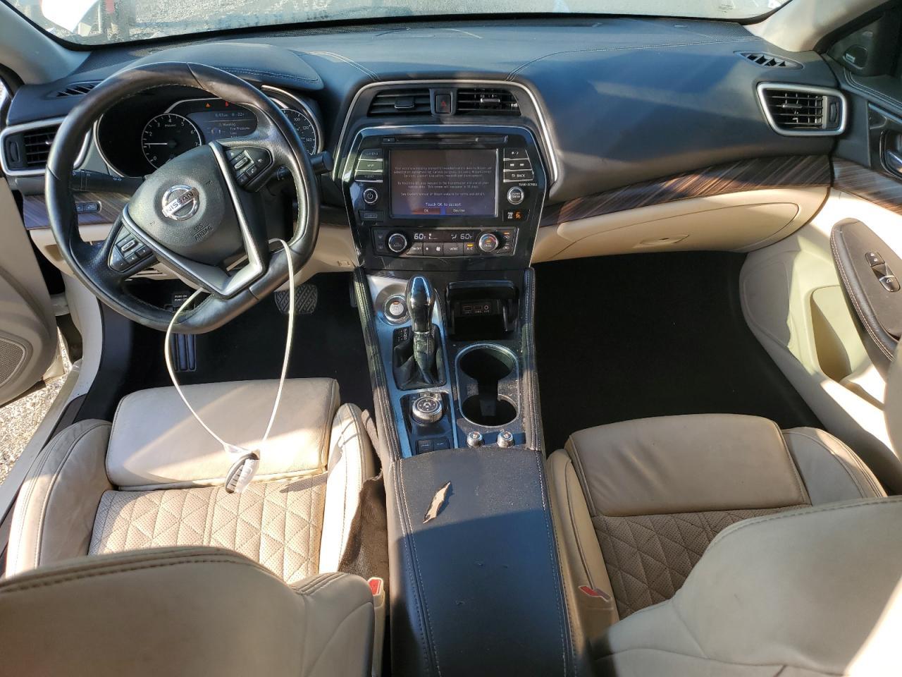 2017 NISSAN Maxima