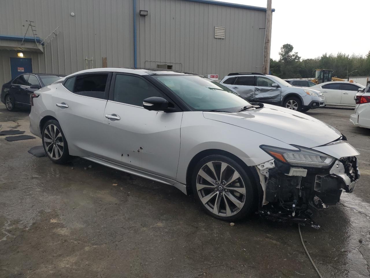 2019 NISSAN Maxima