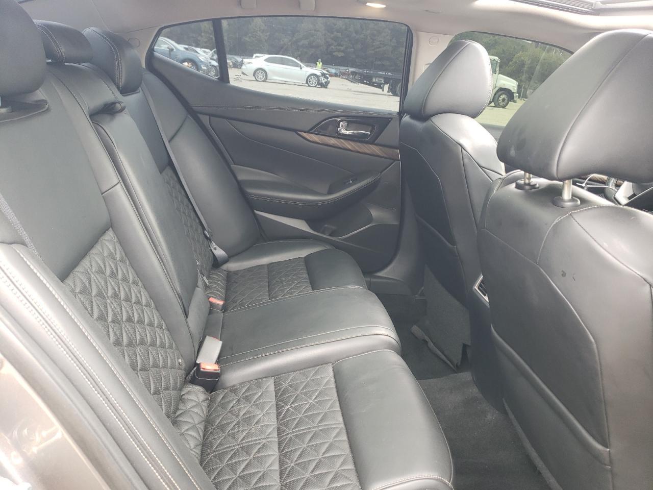 2016 NISSAN Maxima