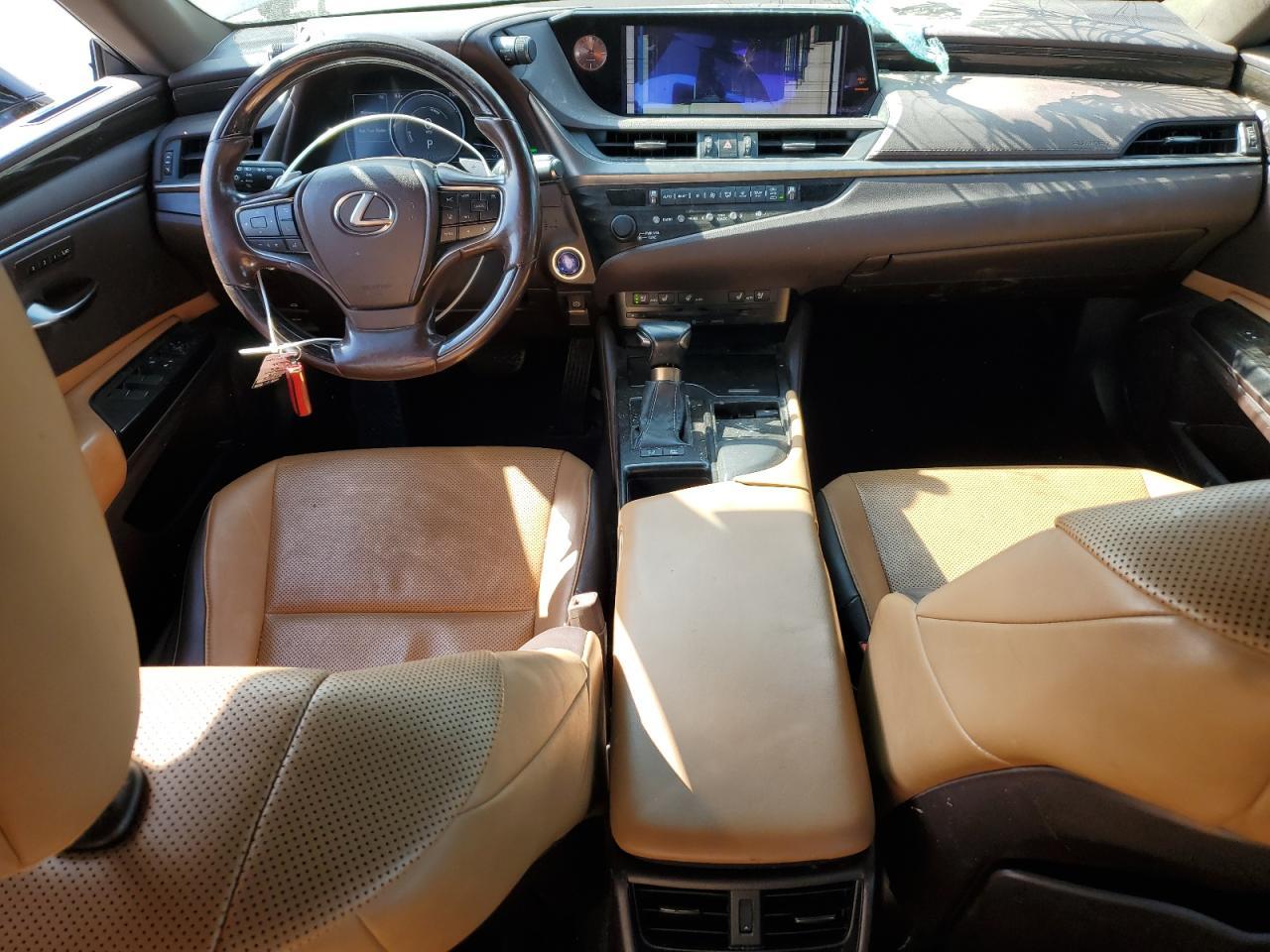 2019 LEXUS Es